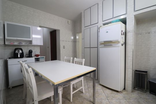 Cozinha de casa à venda com 3 quartos, 138m² em Cidade São Jorge, Santo André