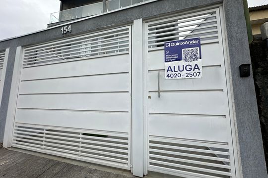 Fachada de casa para alugar com 3 quartos, 220m² em Jardim Audir, Barueri