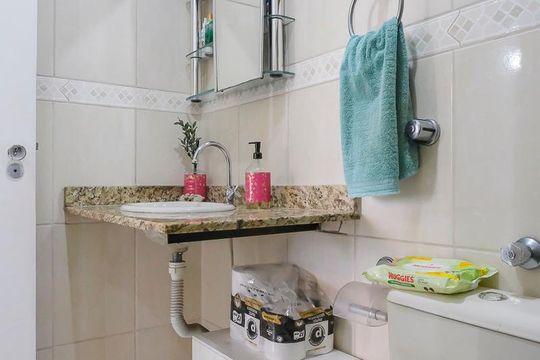 Banheiro social de apartamento à venda com 3 quartos, 80m² em Rudge Ramos, São Bernardo do Campo