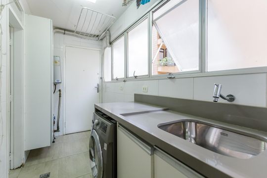 Área de Serviço de apartamento para alugar com 2 quartos, 122m² em Itaim Bibi, São Paulo