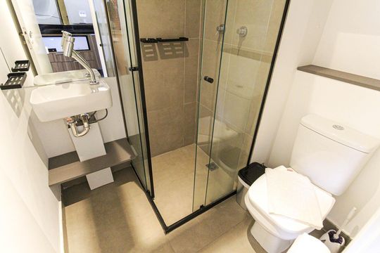 Banheiro de apartamento à venda com 1 quarto, 18m² em Jardim Paulista, São Paulo