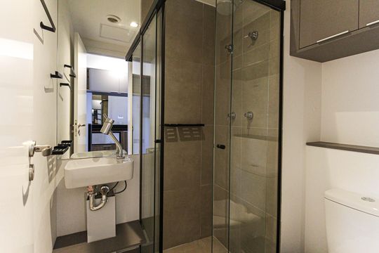Banheiro de apartamento à venda com 1 quarto, 18m² em Jardim Paulista, São Paulo