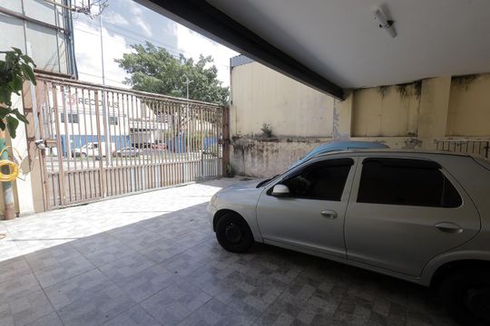 Garagem de casa à venda com 4 quartos, 248m² em Vila Curuçá, Santo André
