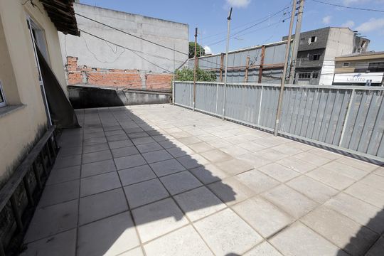 Sacada de casa à venda com 4 quartos, 248m² em Vila Curuçá, Santo André