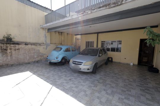 Garagem de casa à venda com 4 quartos, 248m² em Vila Curuçá, Santo André