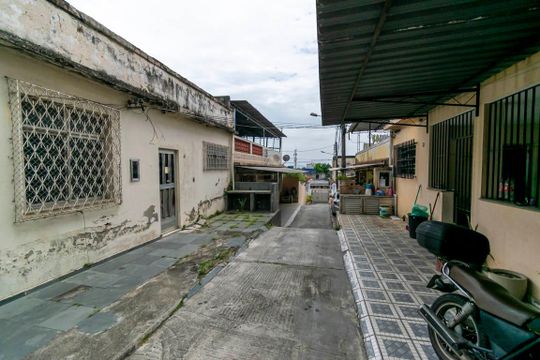 Área comum de acesso de casa de condomínio à venda com 3 quartos, 227m² em Irajá, Rio de Janeiro