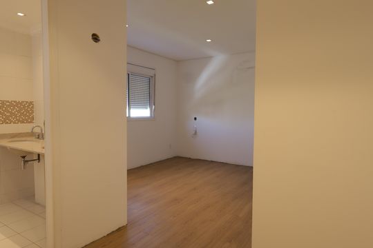 Closet da suíte 3 de apartamento para alugar com 3 quartos, 121m² em Jardim Monte Kemel, São Paulo