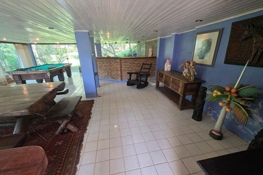 Casa à venda com 3 quartos, 520m² em Itaipu, Niterói
