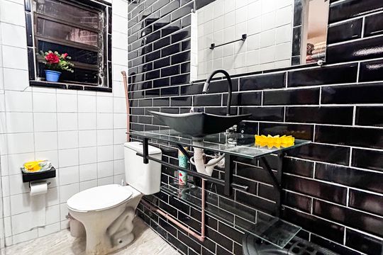 Banheiro de Serviço de casa à venda com 4 quartos, 196m² em Chácara Flora, São Paulo