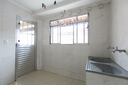 Área de Serviço de casa para alugar com 3 quartos, 130m² em Vila Taquari, São Paulo