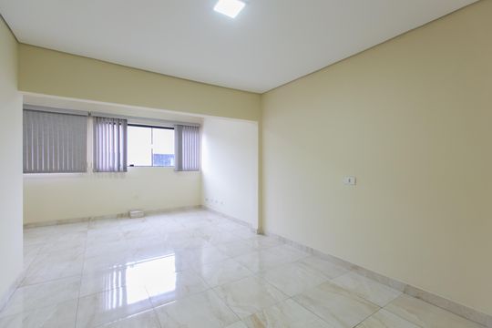 Sala 2 de casa para alugar com 3 quartos, 130m² em Vila Taquari, São Paulo