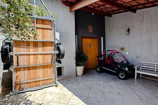 Garagem de casa à venda com 2 quartos, 180m² em Vila Prudente, São Paulo