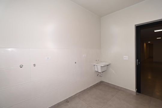 Lavanderia de casa à venda com 5 quartos, 280m² em Jardim Ocara, Santo André