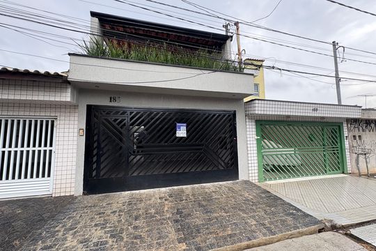 Fachada + plaquinha de casa à venda com 5 quartos, 280m² em Jardim Ocara, Santo André