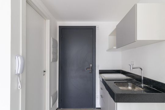 Cozinha de kitnet/studio para alugar com 1 quarto, 22m² em Indianópolis, São Paulo