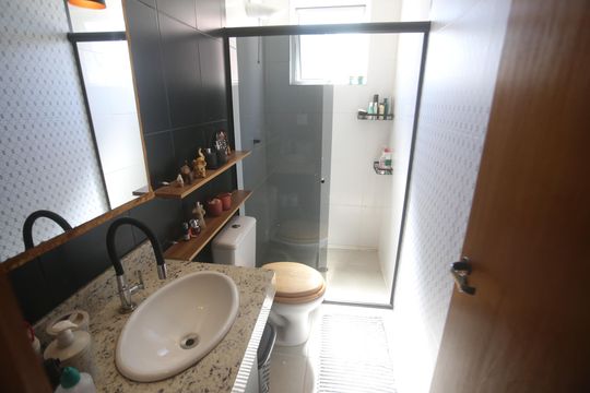 Banheiro de apartamento à venda com 2 quartos, 142m² em Buritis, Belo Horizonte