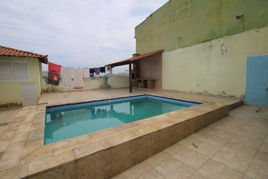 Piscina de casa à venda com 4 quartos, 400m² em Vista Alegre, Rio de Janeiro