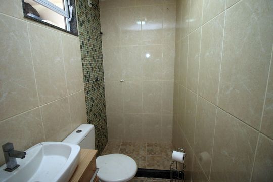 Banheiro da Suíte 4 de casa à venda com 4 quartos, 400m² em Vista Alegre, Rio de Janeiro