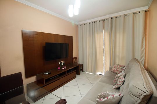 Sala de casa à venda com 4 quartos, 400m² em Vista Alegre, Rio de Janeiro