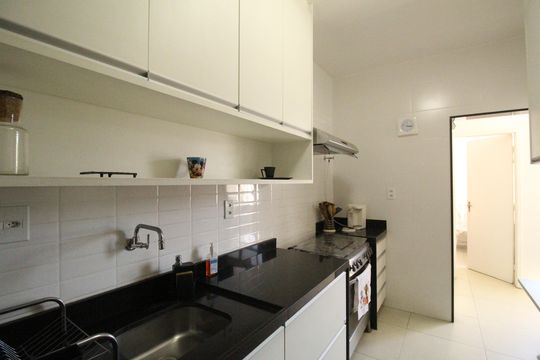 Cozinha de apartamento para alugar com 3 quartos, 100m² em Taquara, Rio de Janeiro