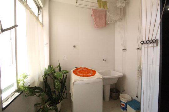 Área de serviço de apartamento para alugar com 3 quartos, 100m² em Taquara, Rio de Janeiro