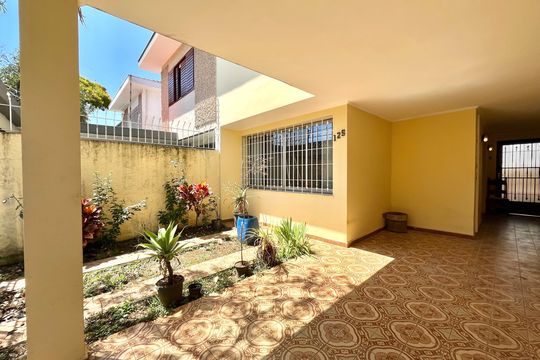 Garagem de casa à venda com 3 quartos, 219m² em Planalto Paulista, São Paulo
