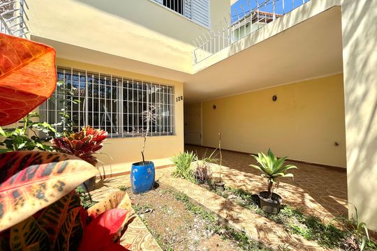 Casa à venda com 3 quartos, 219m² em Planalto Paulista, São Paulo