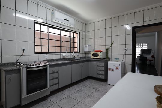 Cozinha de casa à venda com 3 quartos, 134m² em Jardim Monte Kemel, São Paulo