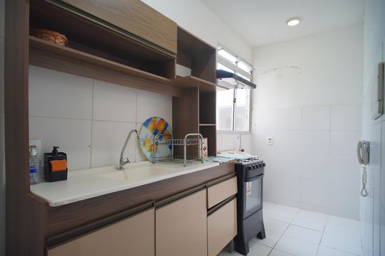 Cozinha de apartamento à venda com 2 quartos, 45m² em Santos Dumont, São Leopoldo