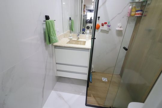 Banheiro de apartamento à venda com 1 quarto, 37m² em Presidente Altino, Osasco