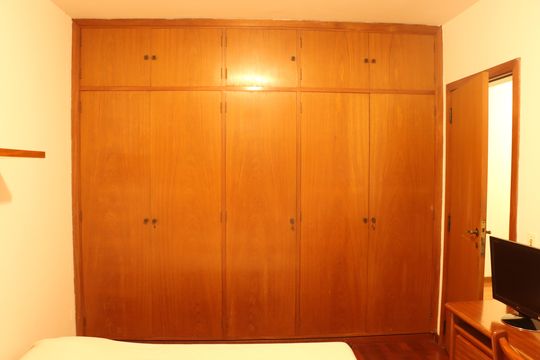 Quarto  de casa de condomínio para alugar com 5 quartos, 750m² em Chácara Eliana, Cotia