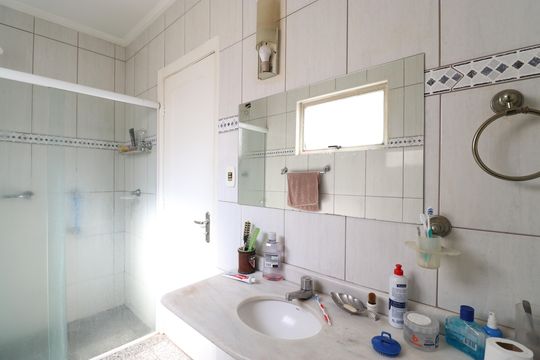 Banheiro Social de casa à venda com 3 quartos, 143m² em Pompeia, São Paulo