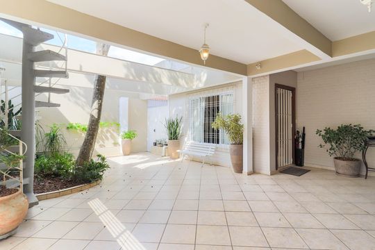 Garagem de casa à venda com 3 quartos, 250m² em Brooklin, São Paulo
