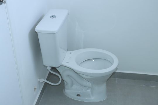 Banheiro de apartamento para alugar com 2 quartos, 52m² em Jardim de Lourdes, Embu das Artes