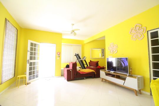 Sala de casa de condomínio à venda com 2 quartos, 260m² em Freguesia (jacarepaguá), Rio de Janeiro