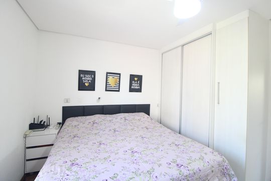 Suíte de casa de condomínio à venda com 3 quartos, 170m² em Vila Sofia, São Paulo