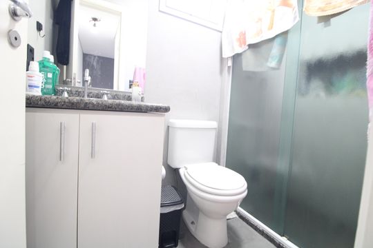 Banheiro comum de casa de condomínio à venda com 3 quartos, 170m² em Vila Sofia, São Paulo