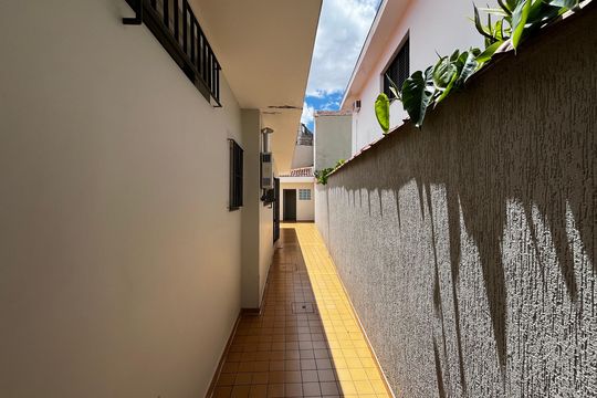 Corredor de casa à venda com 3 quartos, 225m² em Vila Ester (zona Norte), São Paulo