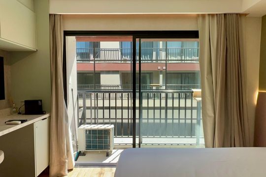 Sacada de kitnet/studio para alugar com 1 quarto, 26m² em Pinheiros, São Paulo