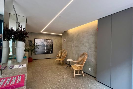 Hall de entrada de kitnet/studio para alugar com 1 quarto, 26m² em Pinheiros, São Paulo