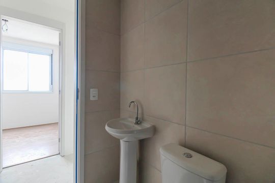 Banheiro de apartamento para alugar com 2 quartos, 38m² em Parque da Vila Prudente, São Paulo