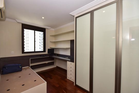 Suíte 2 de apartamento à venda com 4 quartos, 330m² em Portal do Morumbi, São Paulo