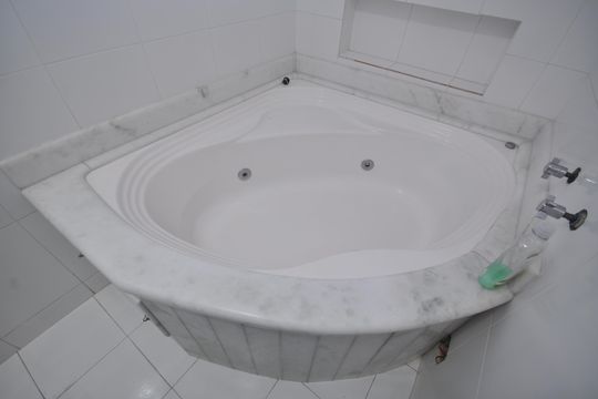 Banheiro do Quarto Suíte 2 de casa à venda com 5 quartos, 250m² em Vila Mazzei, São Paulo
