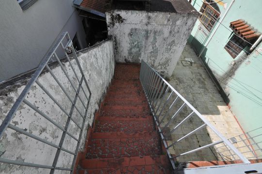 Escada de casa à venda com 5 quartos, 250m² em Vila Mazzei, São Paulo