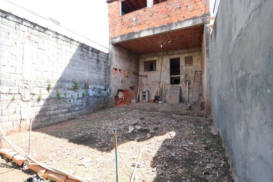Quintal de casa para alugar com 3 quartos, 209m² em Vila Alpina, São Paulo