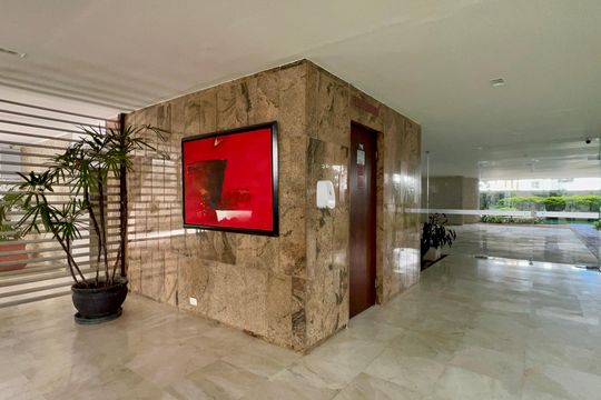 Hall de entrada de apartamento à venda com 3 quartos, 226m² em Jardim Paulista, São Paulo