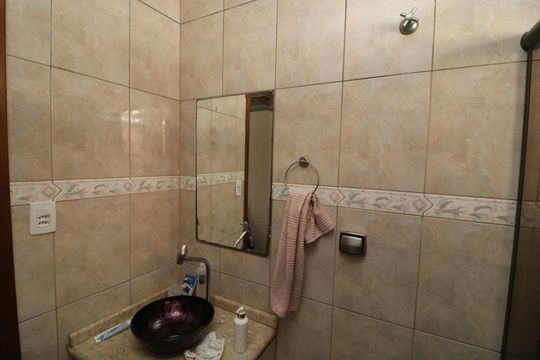 Banheiro de casa para alugar com 4 quartos, 250m² em Jardim Santa Teresinha, São Paulo