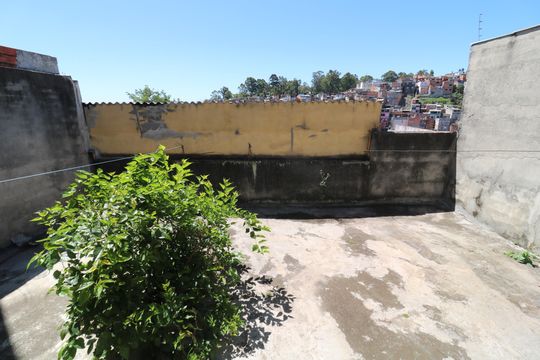 Quintal de casa para alugar com 4 quartos, 250m² em Jardim Santa Teresinha, São Paulo