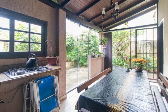 Churrasqueira de casa à venda com 4 quartos, 255m² em Aberta dos Morros, Porto Alegre
