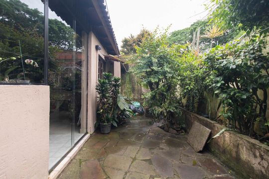 Jardim de casa à venda com 4 quartos, 255m² em Aberta dos Morros, Porto Alegre